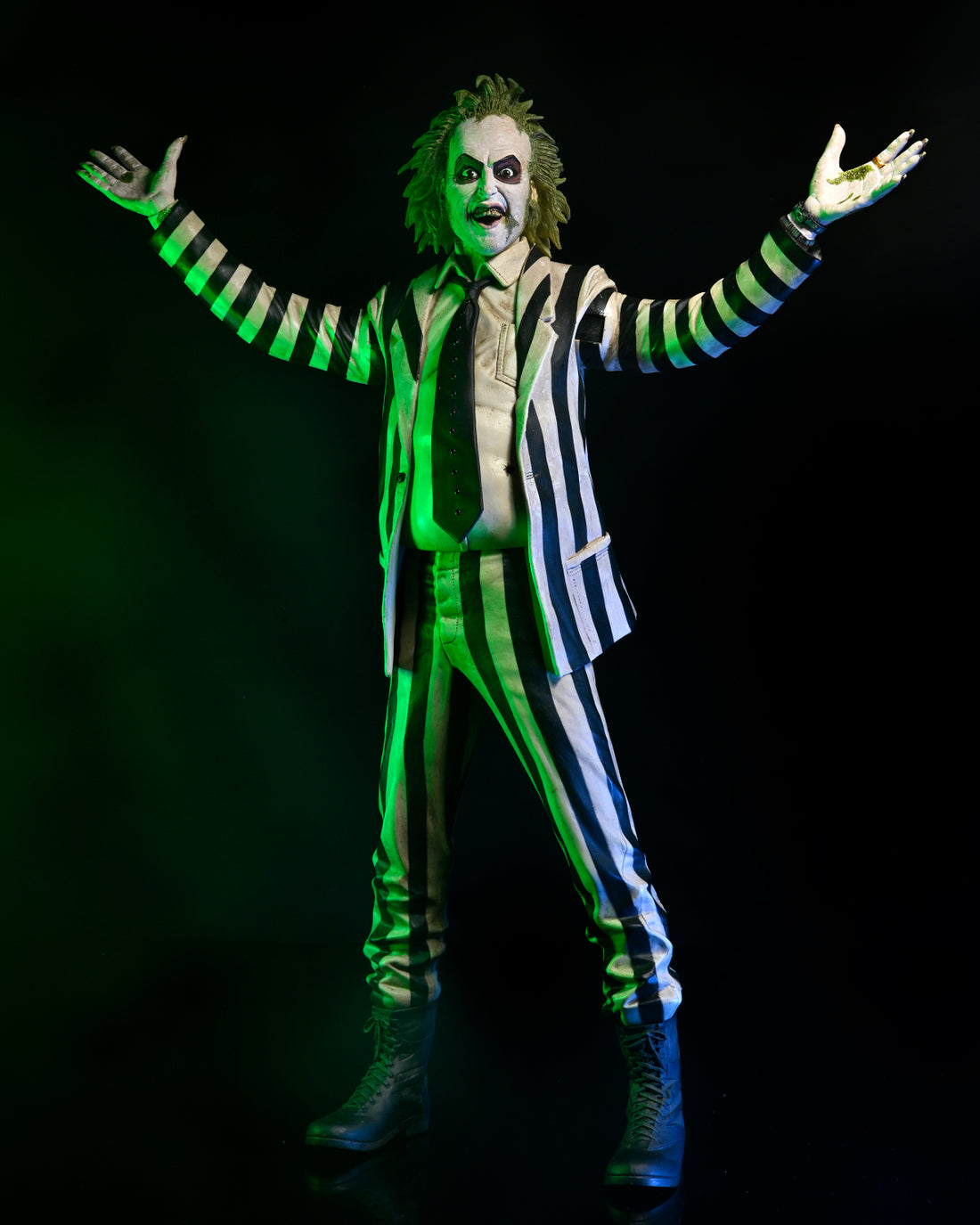 Beetlejuice 18&quot; Action Figure with Sound - NECA