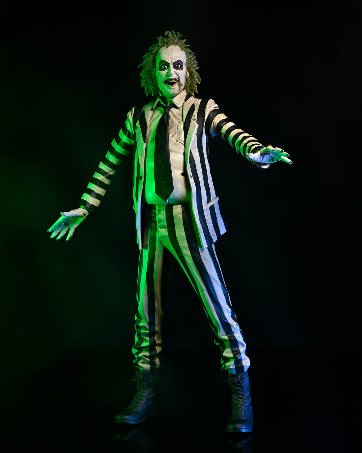 Beetlejuice 18&quot; Action Figure with Sound - NECA