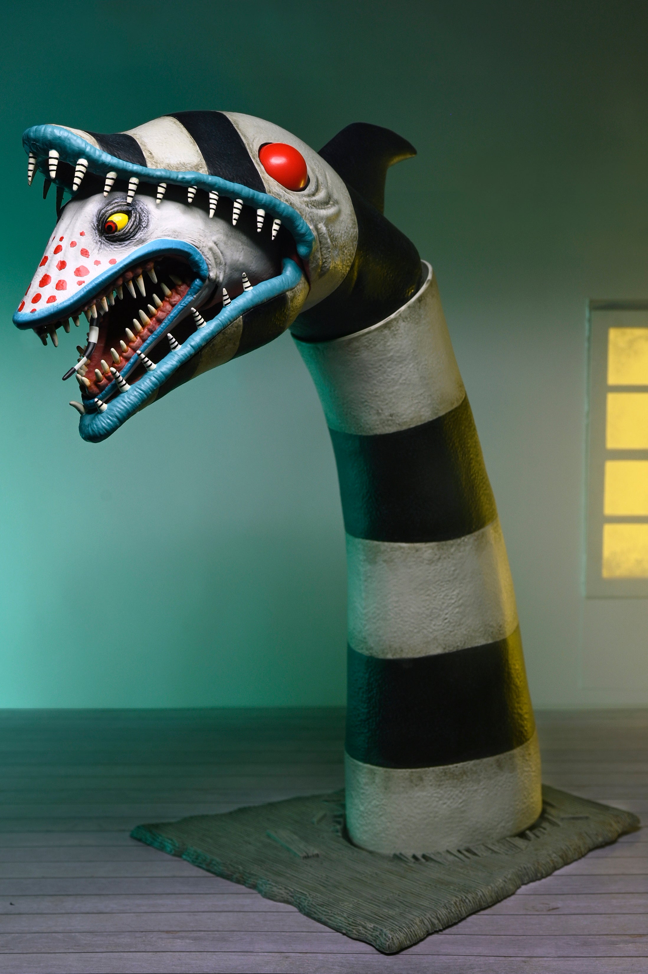 Beetlejuice Beetlejuice - Ultimate Matador Beetlejuice & Sandworm 7" Scale Action Figure 2-Pack - NECA