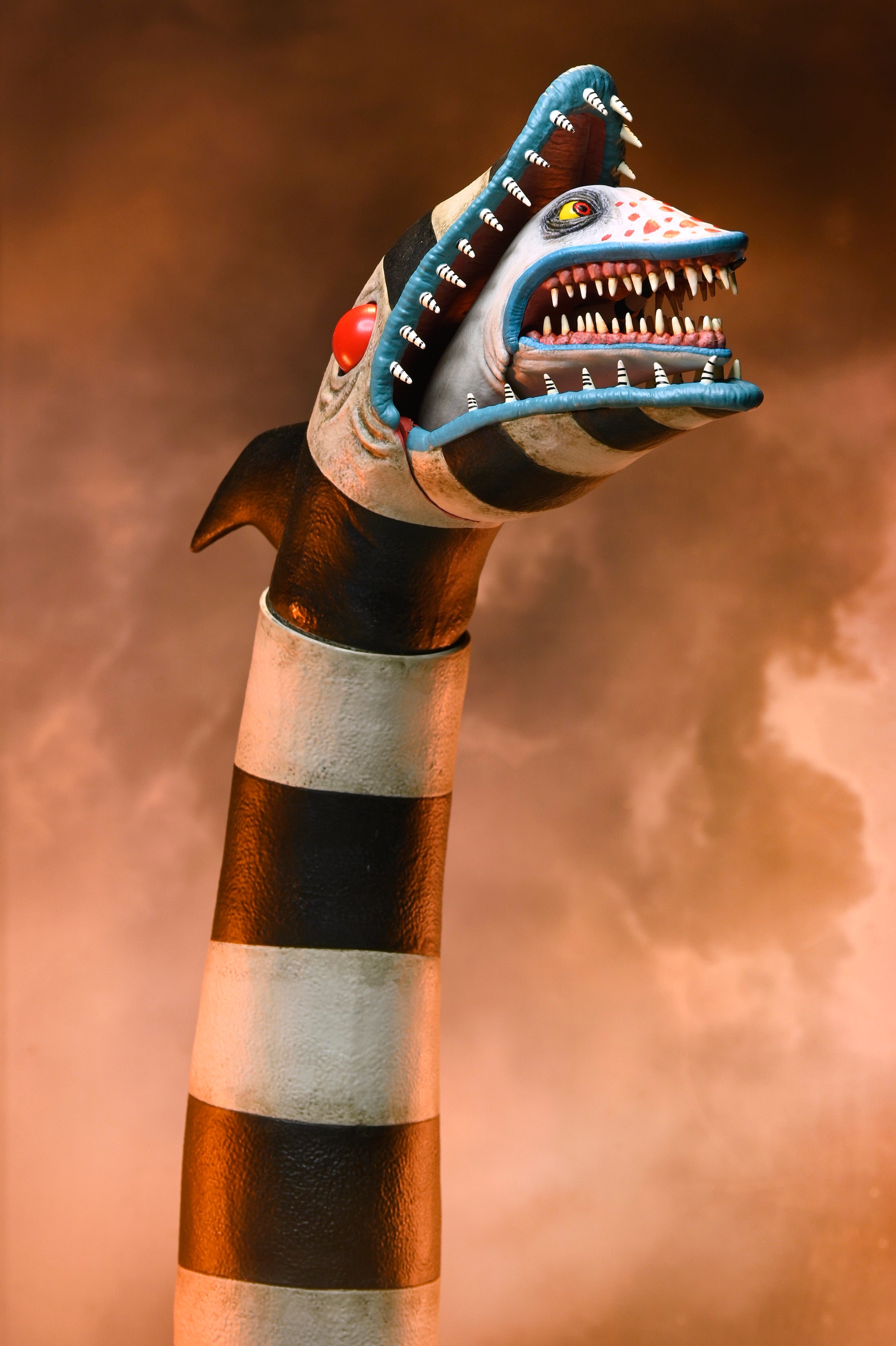 Beetlejuice Beetlejuice - Ultimate Matador Beetlejuice & Sandworm 7" Scale Action Figure 2-Pack - NECA
