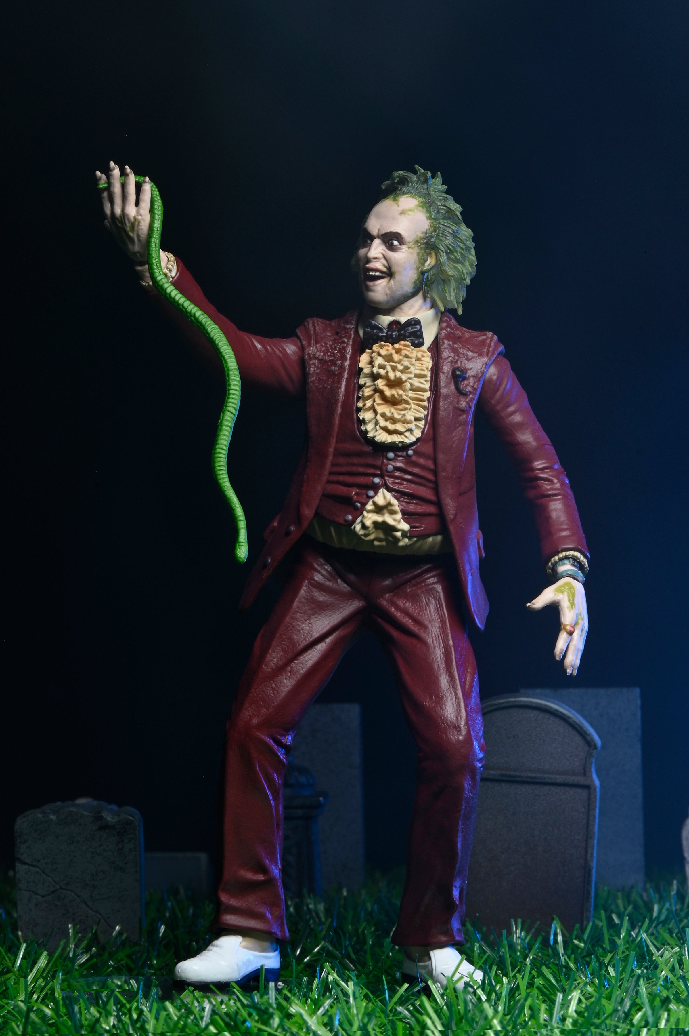 Beetlejuice - Beetlejuice in Red Tux 7" Action Figure - NECA