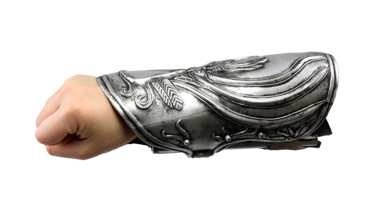 Assassin's Creed 2 - The Hidden Blade of Ezio Auditore Role-Play Gauntlet Replica - NECA