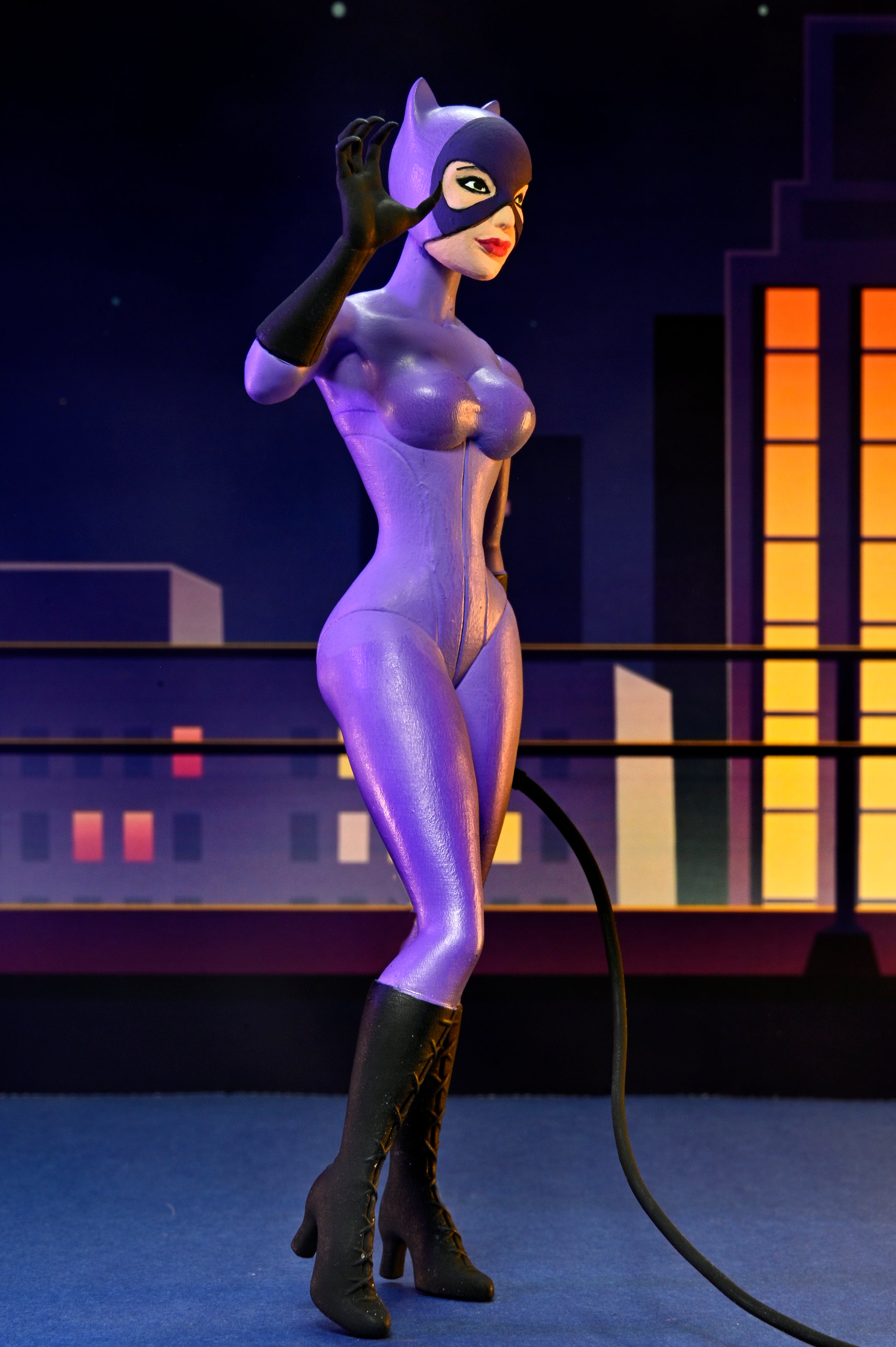 DC Comics (Classic Comics) - Toony Classics Catwoman 6&quot; Scale Action Figure (Purple Suit) - NECA