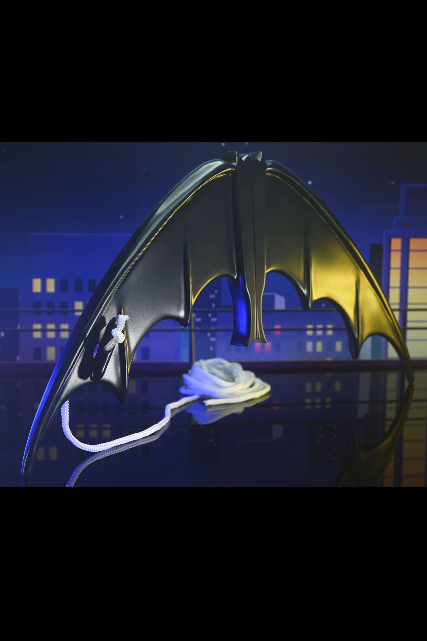 Batman (1966 TV) – Prop Replica – Batman’s Batarang - NECA