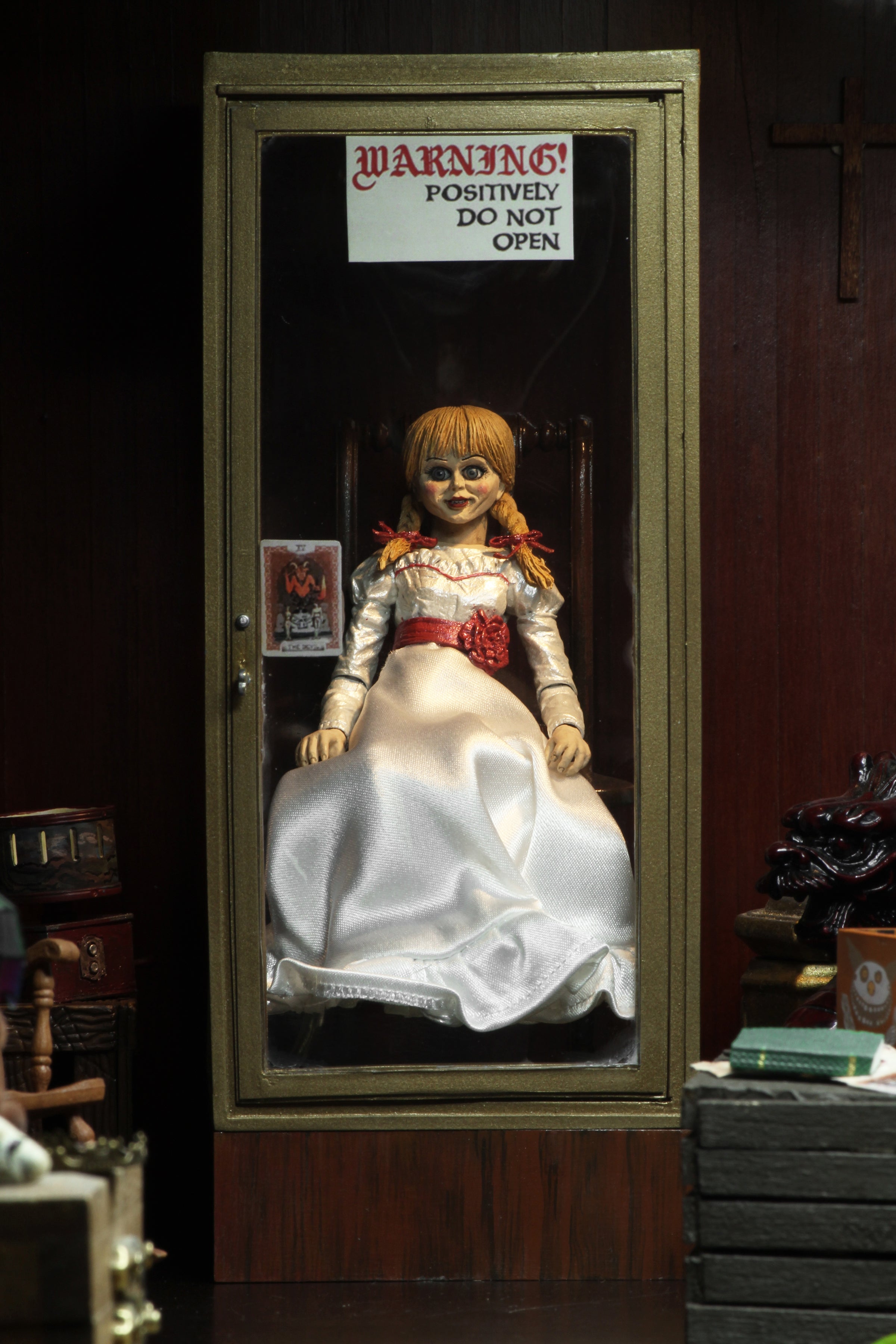 The Conjuring Universe - 7&quot; Scale Action Figure - Ultimate Annabelle (Annabelle 3)