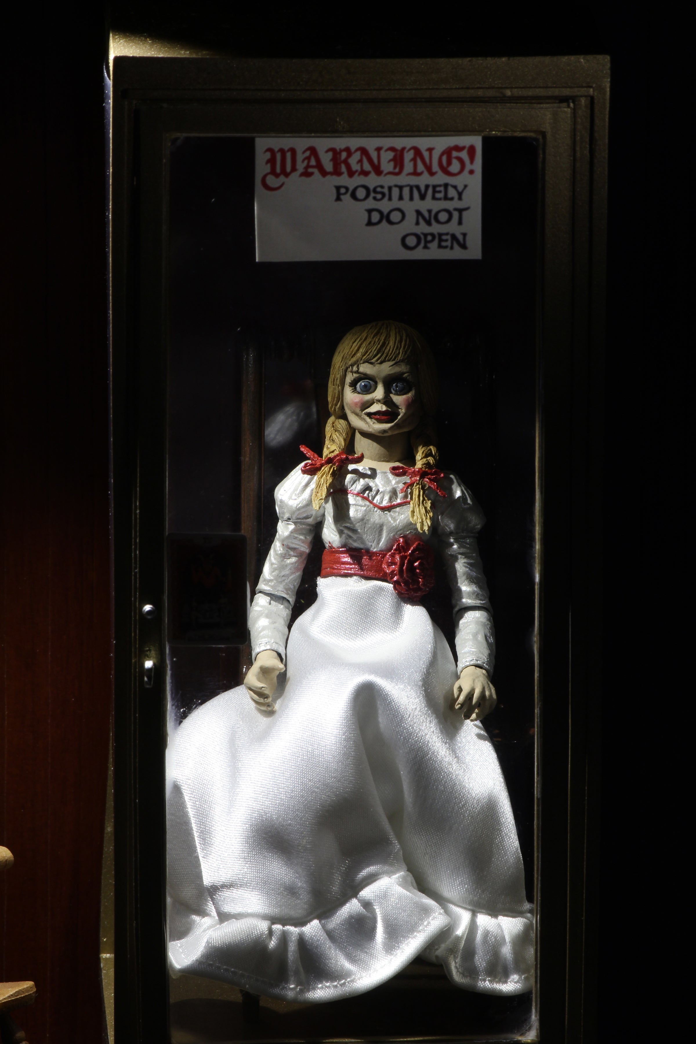 The Conjuring Universe - 7&quot; Scale Action Figure - Ultimate Annabelle (Annabelle 3)