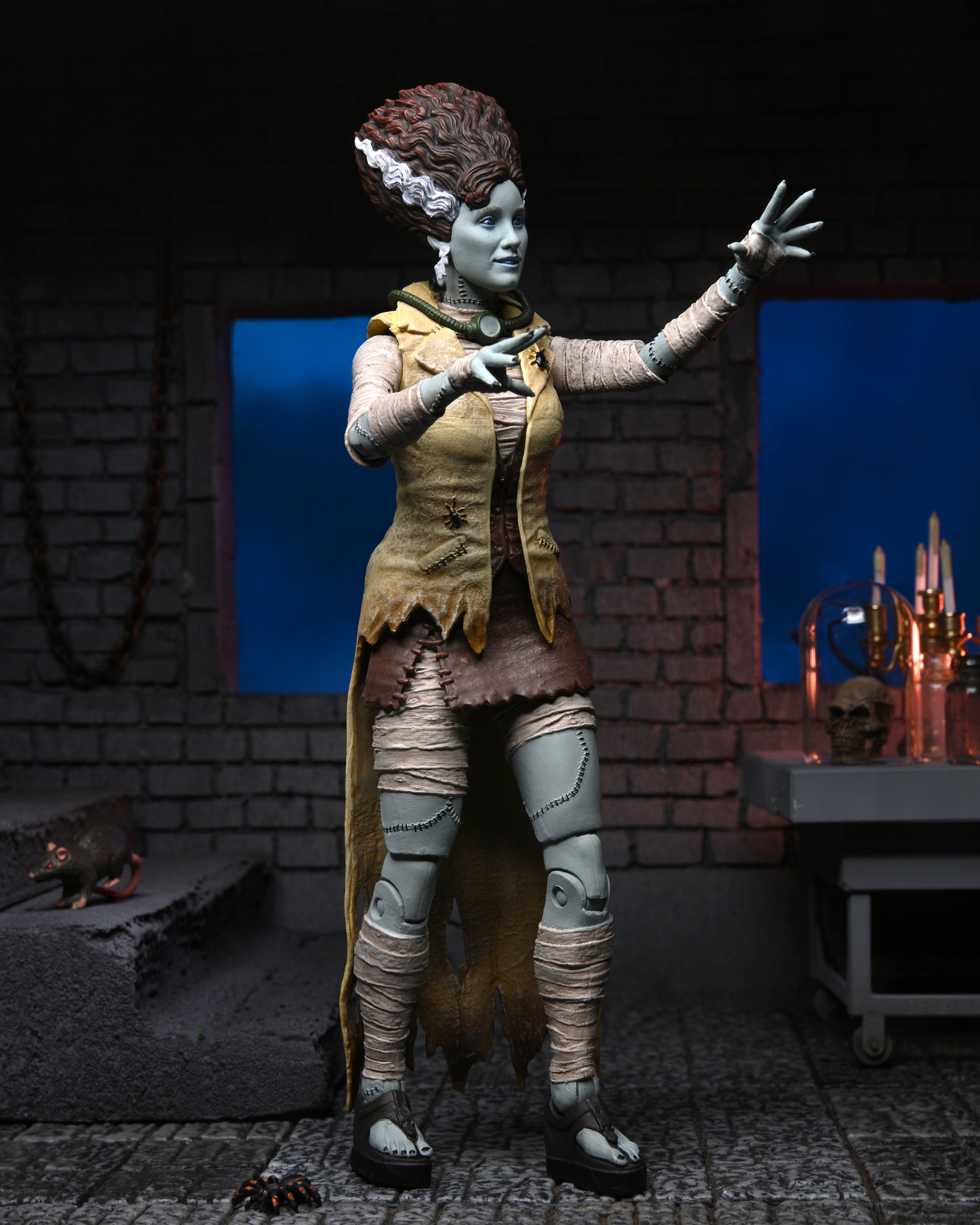 Universal Monsters x Teenage Mutant Ninja Turtles - April as The Bride of Frankenstein 7” Scale Action Figure - NECA