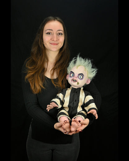 Beetlejuice Beetlejuice – Life-Size Baby Beetlejuice 1:1 Prop Replica - NECA