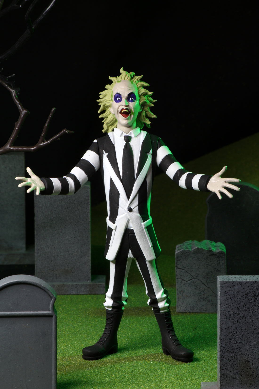 Beetlejuice (1988) - Toony Terrors Beetlejuice 6” Scale Action Figure - NECA