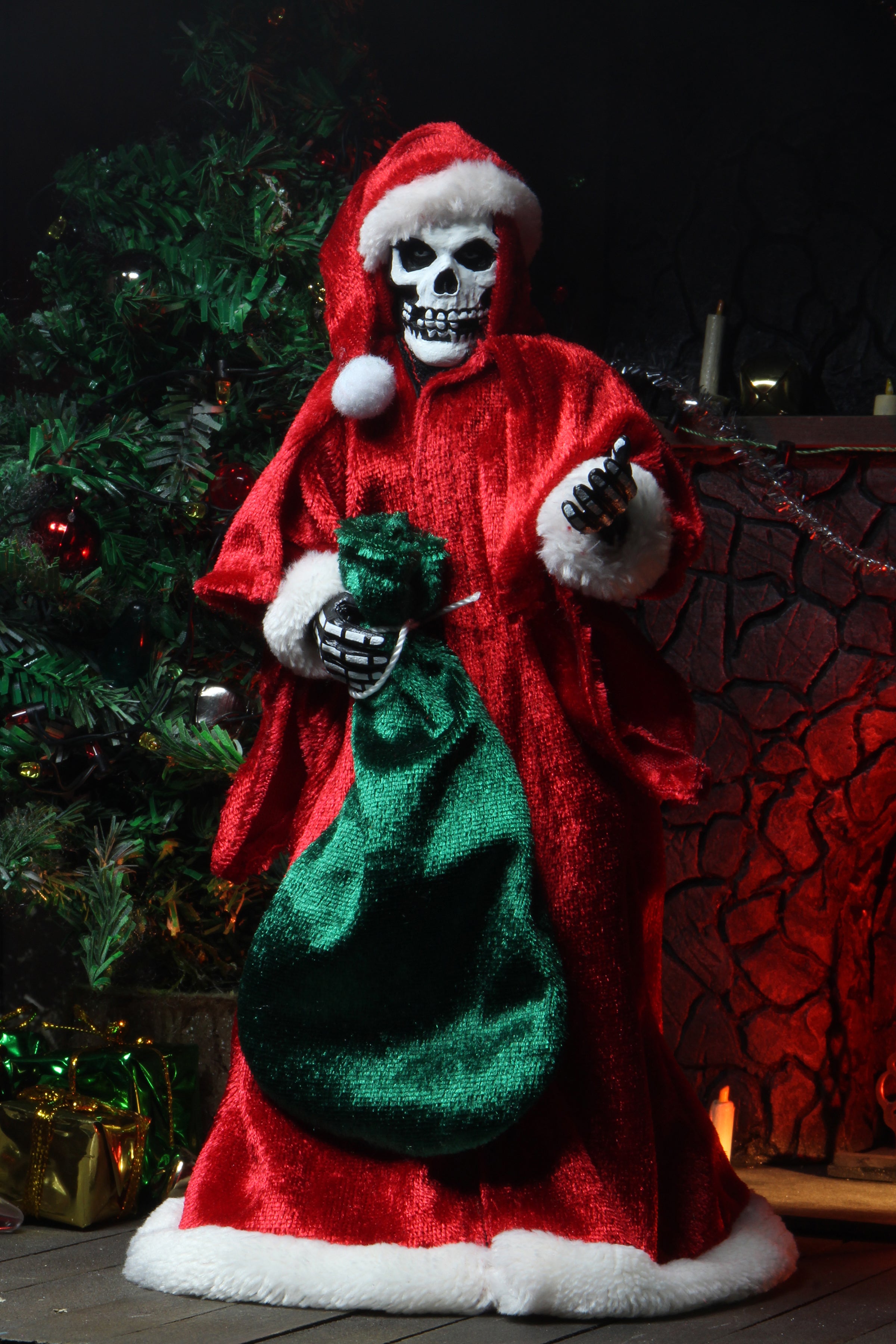 Misfits - Holiday Fiend 8&quot; Clothed Action Figure - NECA