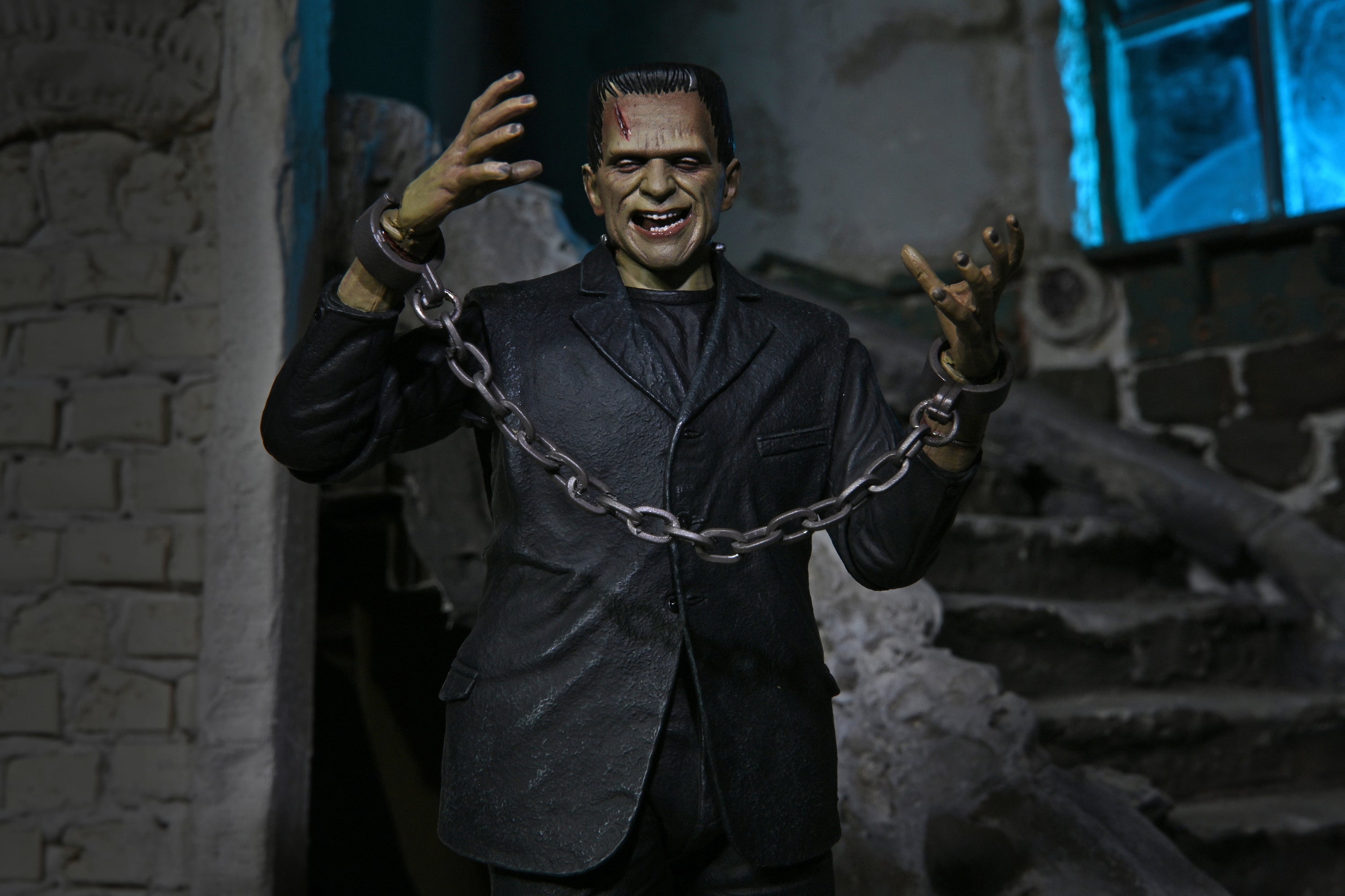 Universal Monsters - Ultimate Frankenstein's Monster 7” Scale Action Figure (Color) - NECA