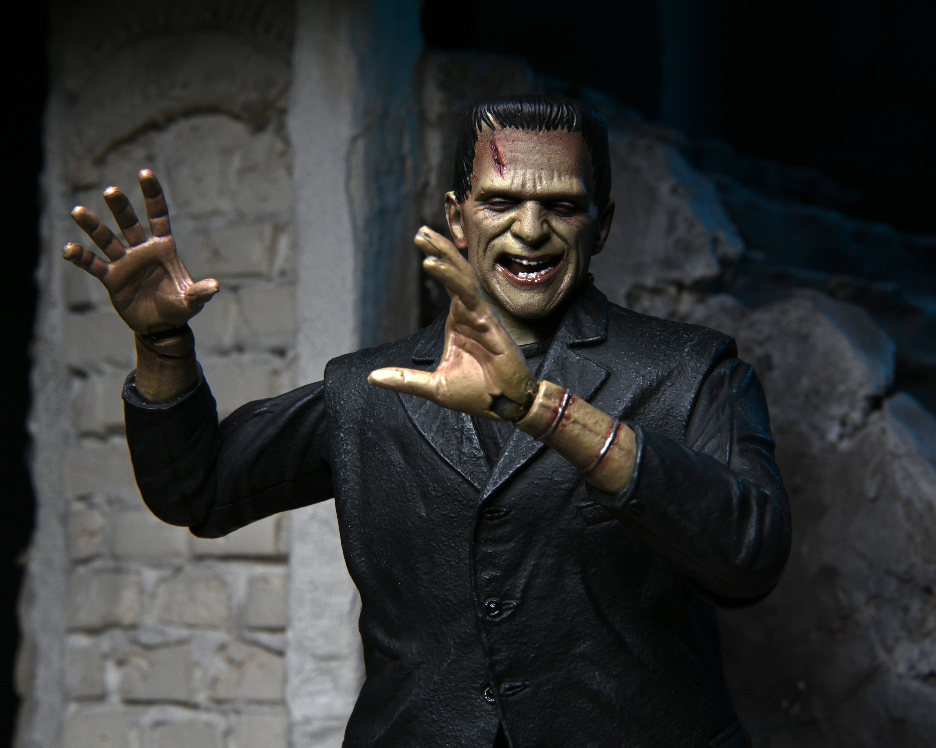 Universal Monsters - Ultimate Frankenstein's Monster 7” Scale Action Figure (Color) - NECA