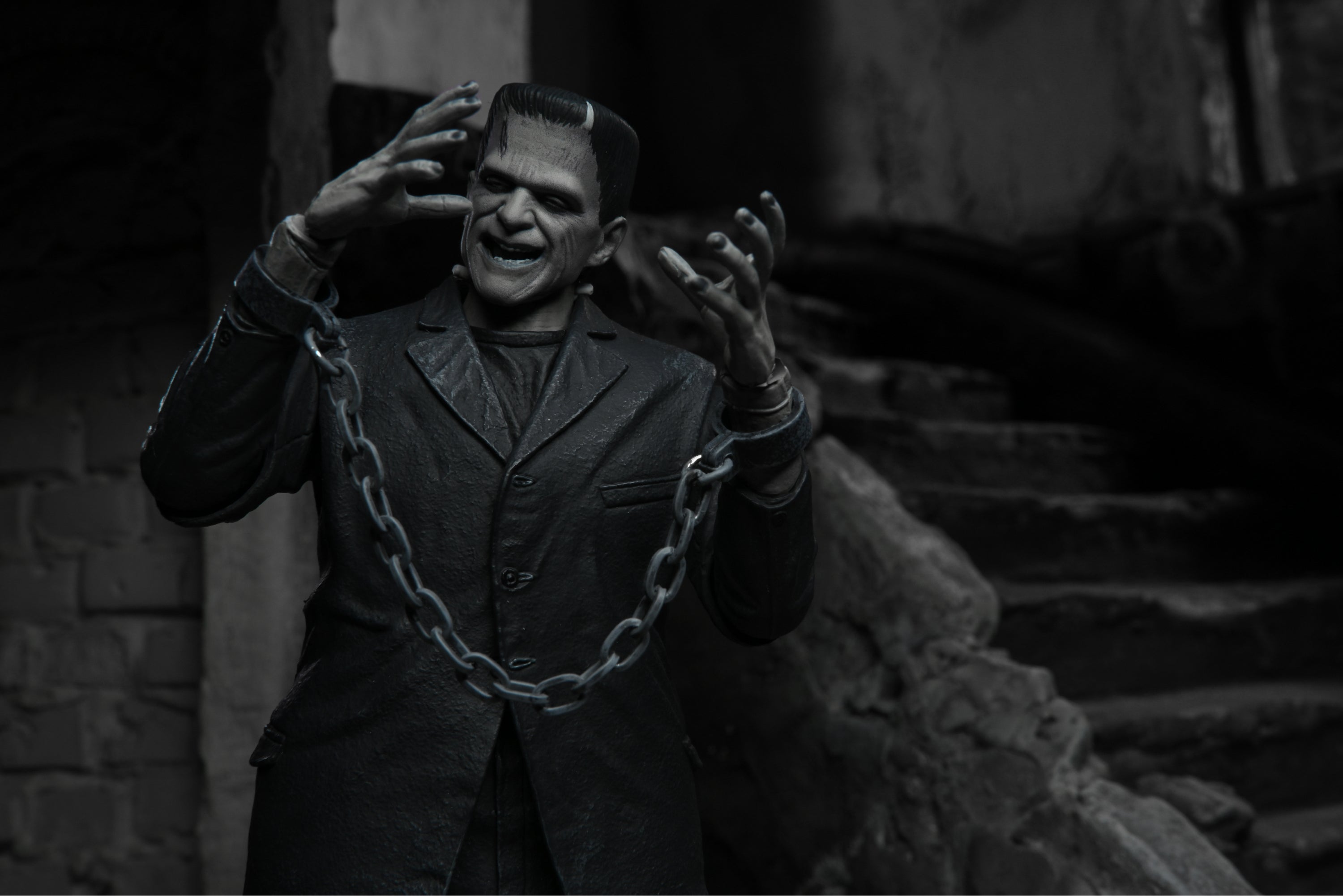 Universal Monsters - Ultimate Frankenstein's Monster (Black & White) 7" Scale Action Figure - NECA