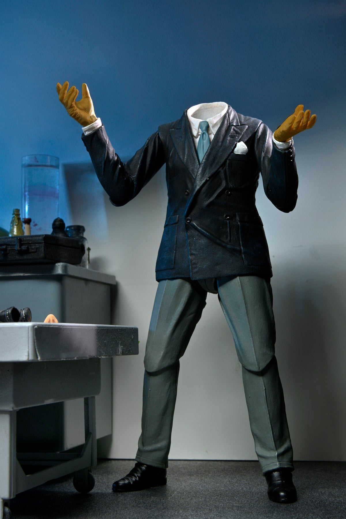 Universal Monsters - Ultimate Invisible Man 7