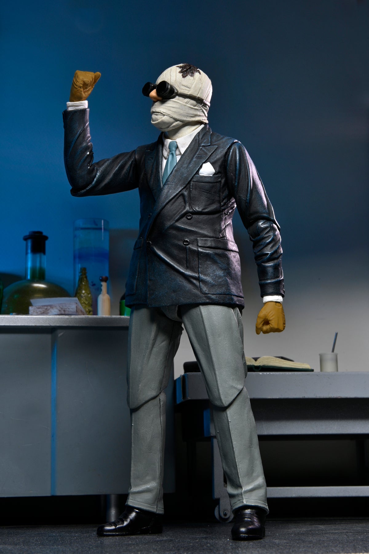 Universal Monsters - Ultimate Invisible Man 7