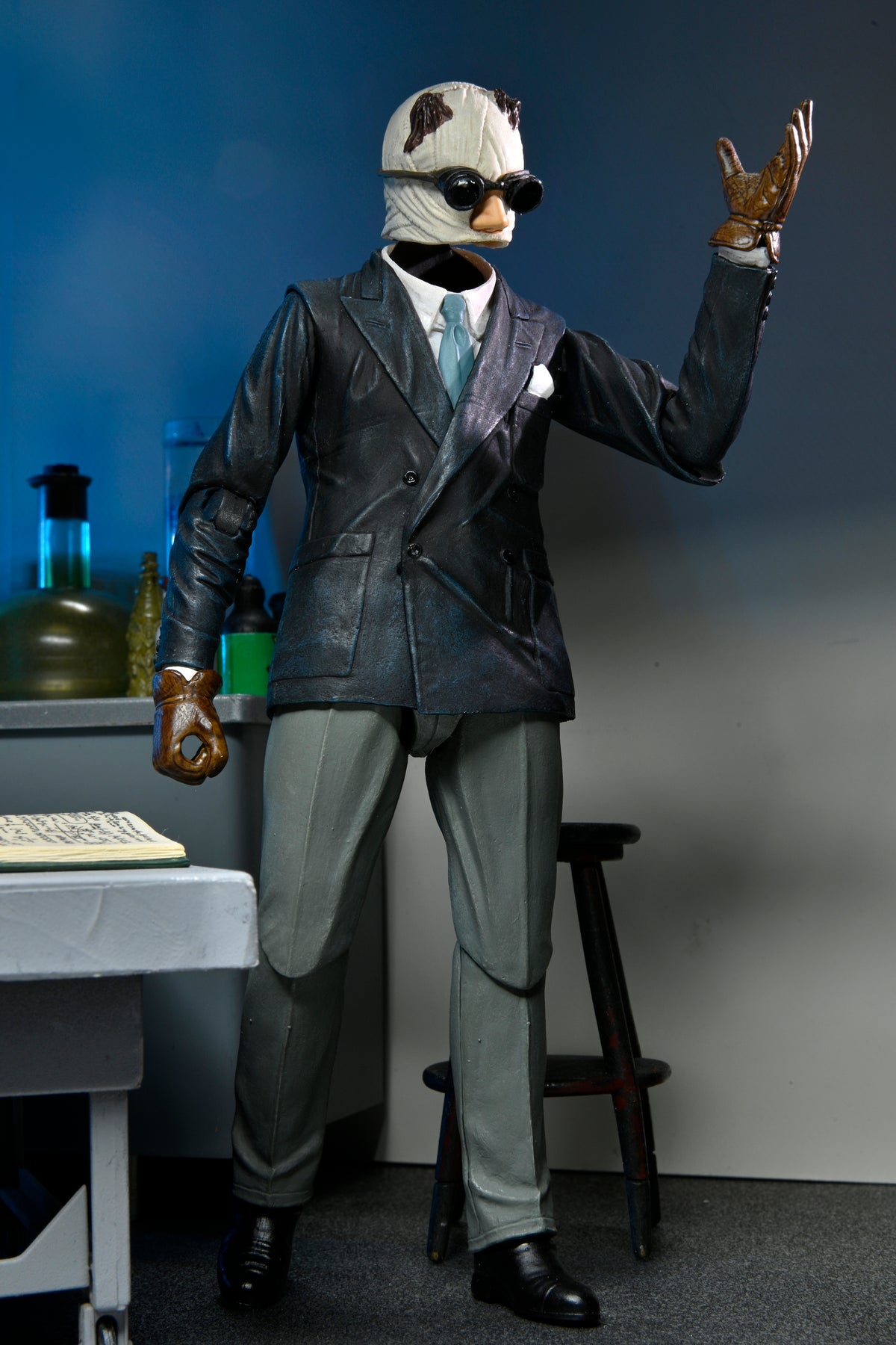 Universal Monsters - Ultimate Invisible Man 7