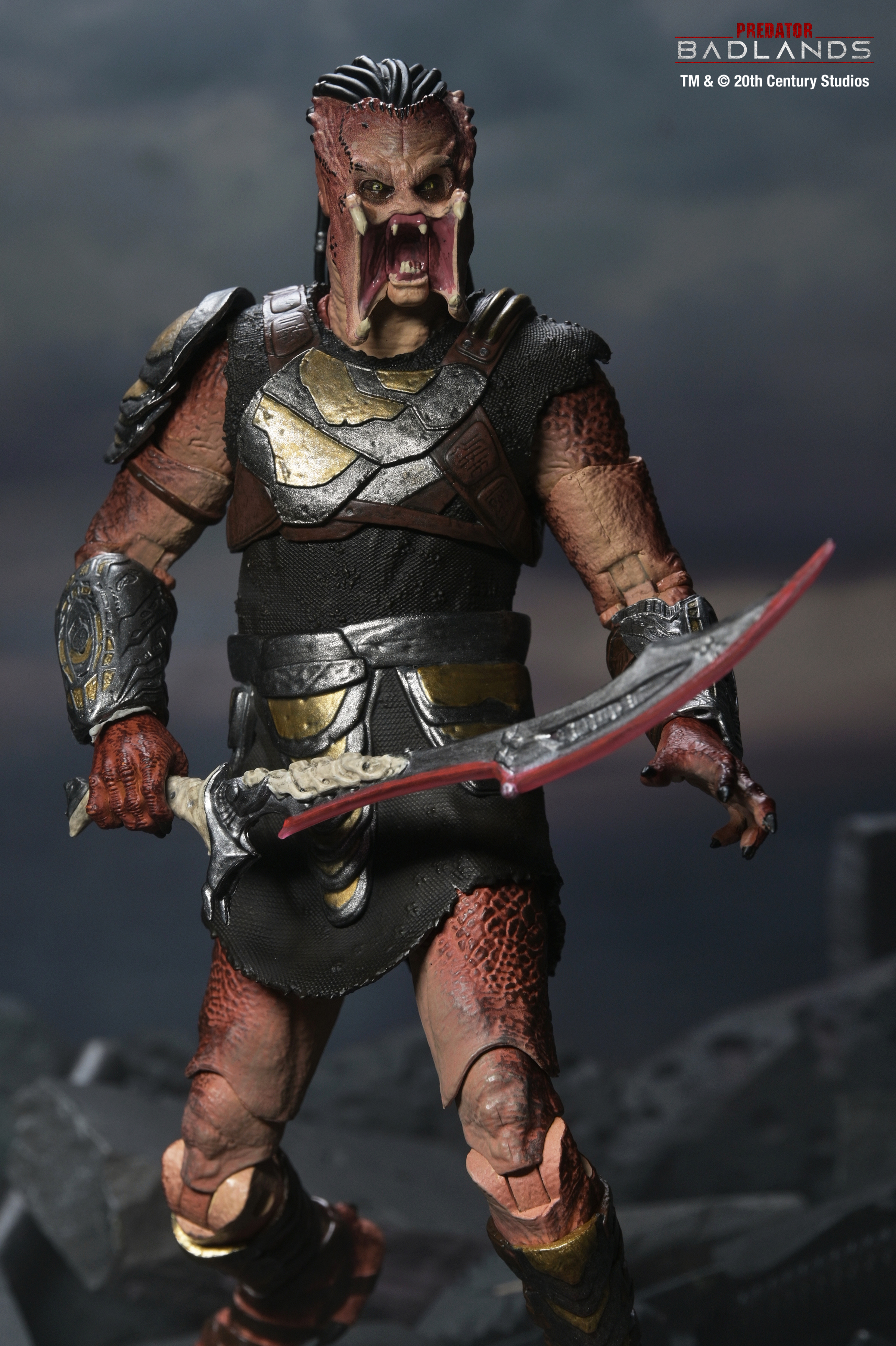 Predator: Badlands - Ultimate Dek (Training Armor) 7&quot; Scale Action Figure - NECA