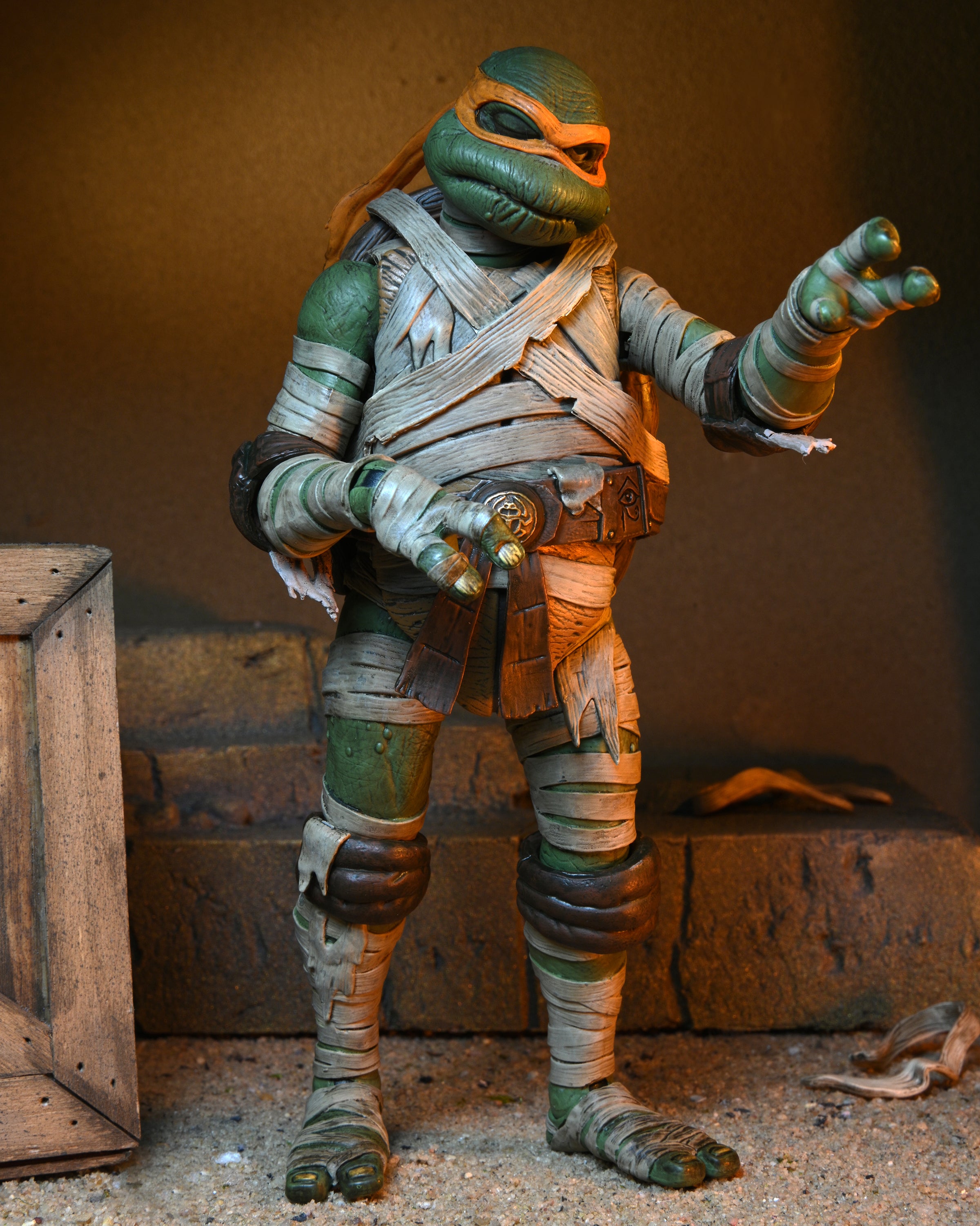 Universal Monsters x Teenage Mutant Ninja Turtles - Michelangelo as The Mummy 7” Scale Action Figure - NECA