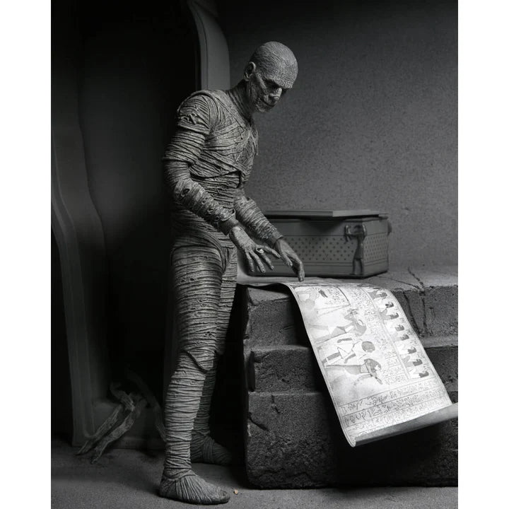 Universal Monsters - Ultimate Mummy Black &amp; White 7” Scale Action Figure