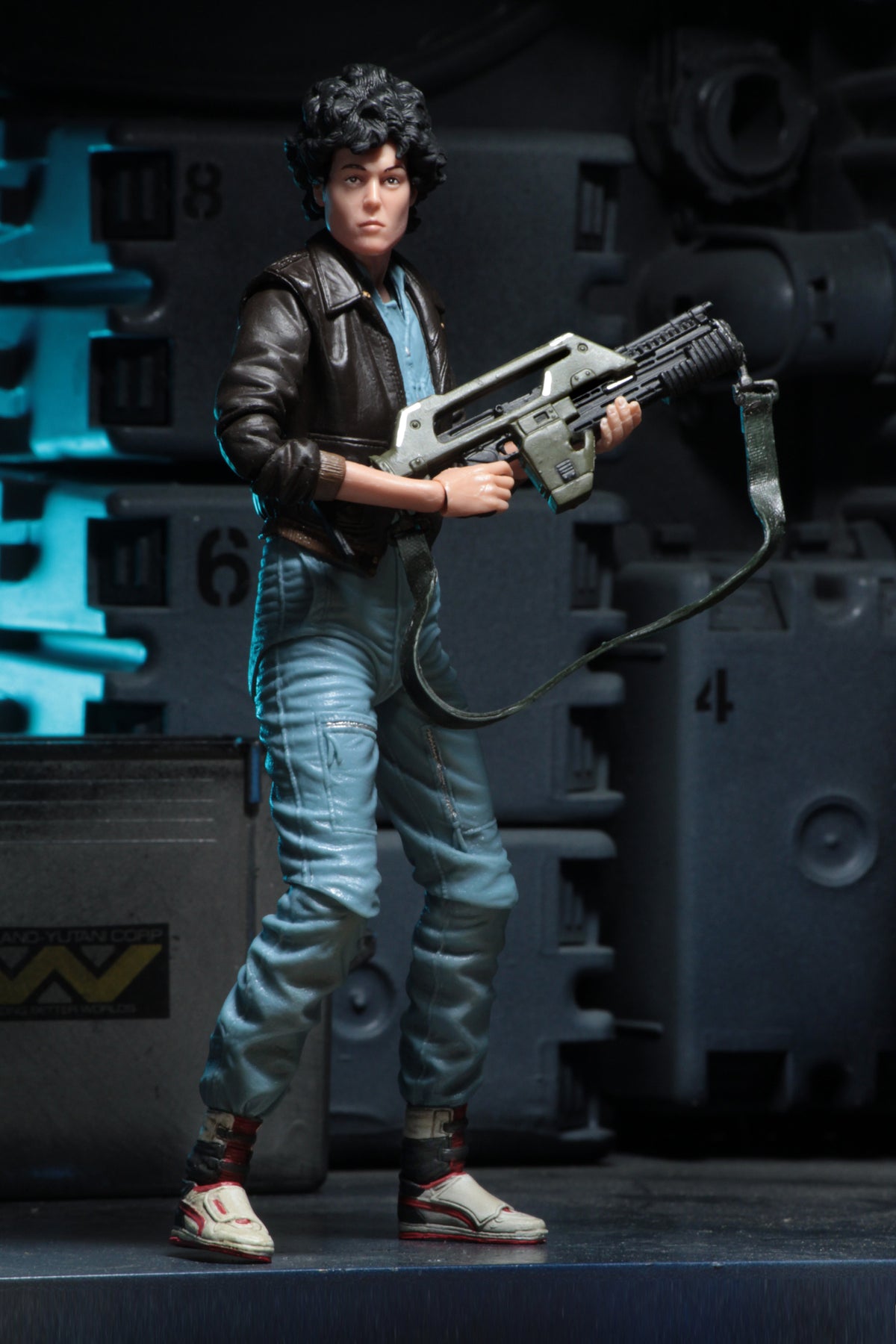Aliens - Series 12 - Ripley 7" Scale Action Figure (Bomber Jacket Vers ...
