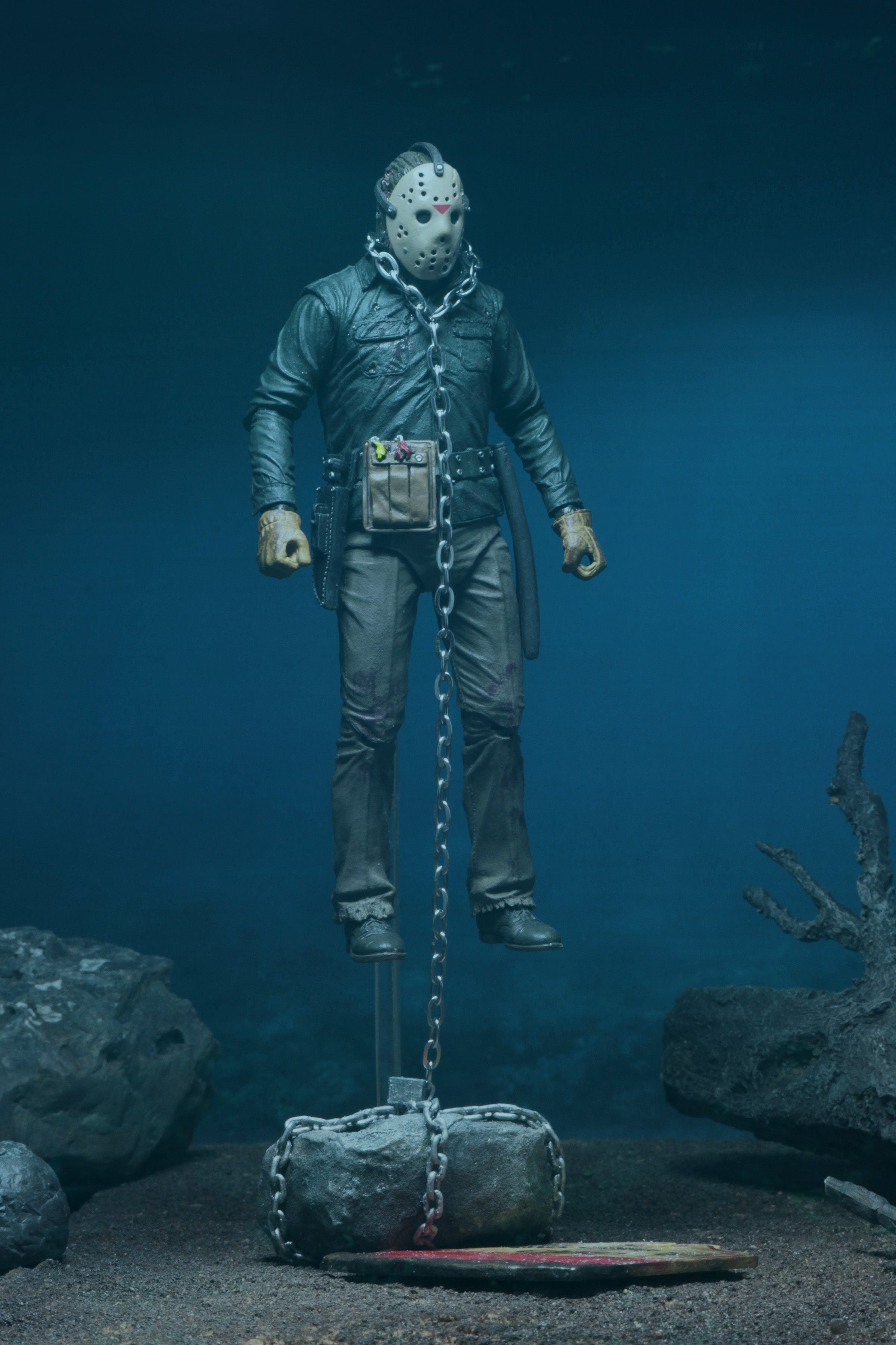 Friday the 13th - Camp Crystal Lake Accessory Set - Sign with Rock - NECA