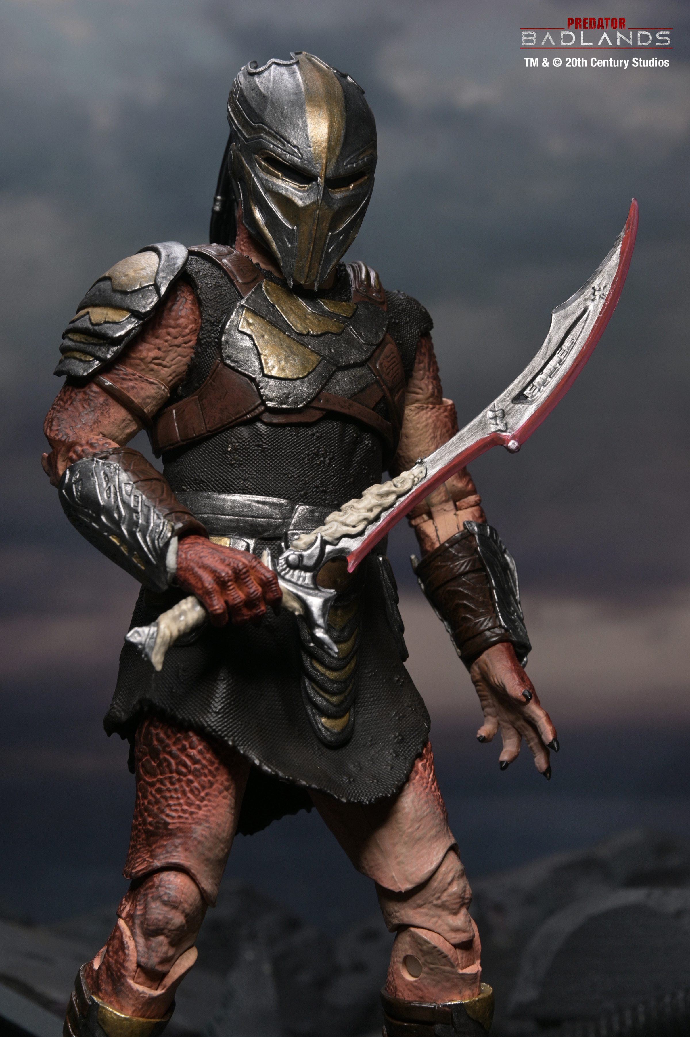 Predator: Badlands - Ultimate Dek (Training Armor) 7&quot; Scale Action Figure - NECA